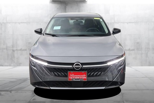 Nissan Sentra Vehicle Image 04