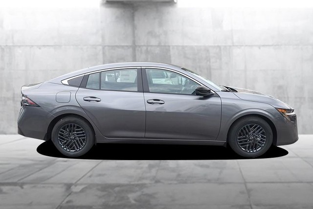 Nissan Sentra Vehicle Image 05