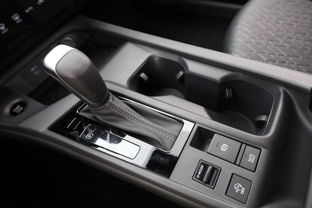 Nissan Sentra Vehicle Image 16