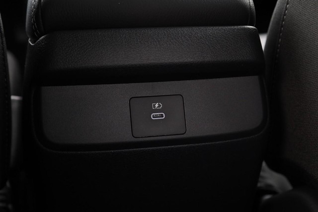 Nissan Sentra Vehicle Image 22