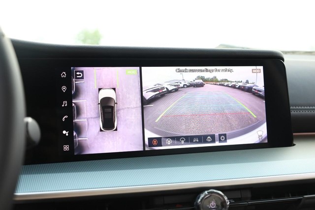 Nissan Murano Vehicle Image 14