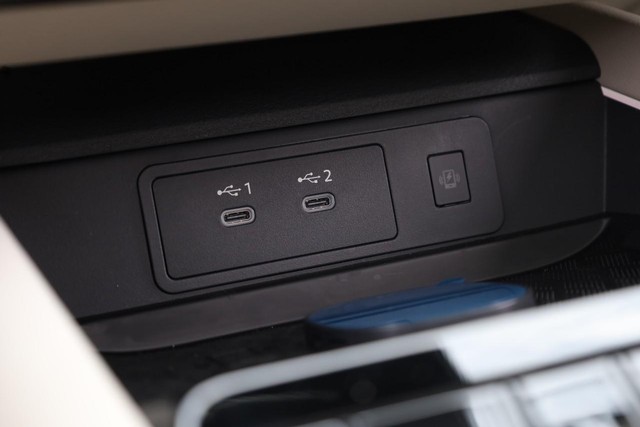 Nissan Murano Vehicle Image 17