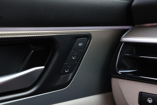 Nissan Murano Vehicle Image 21