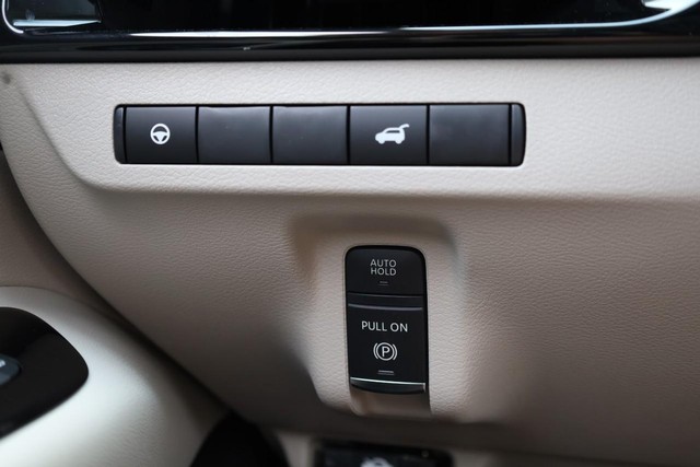 Nissan Murano Vehicle Image 22