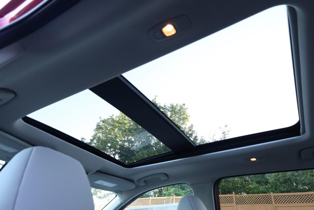 Nissan Rogue Vehicle Image 10