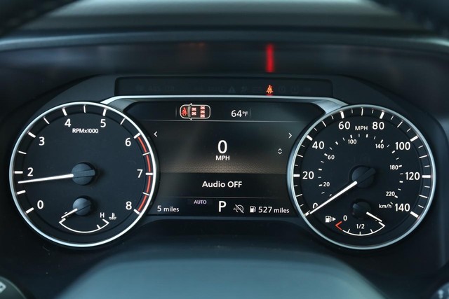 Nissan Rogue Vehicle Image 12