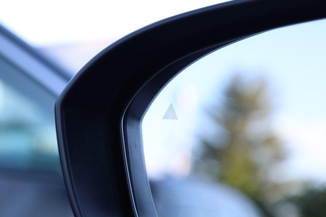 Nissan Rogue Vehicle Image 21