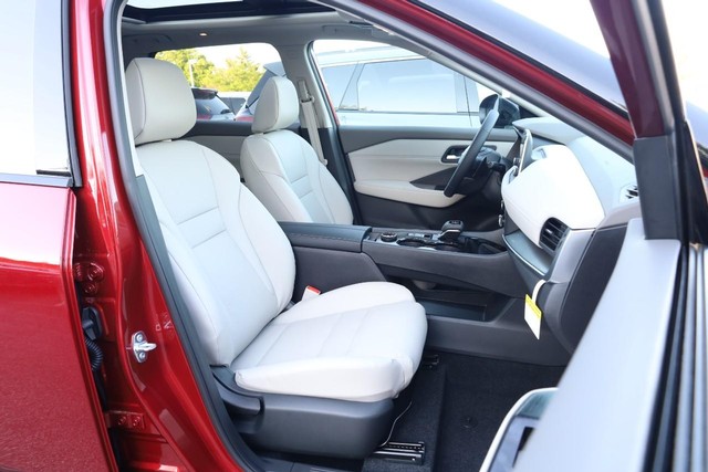 Nissan Rogue Vehicle Image 26