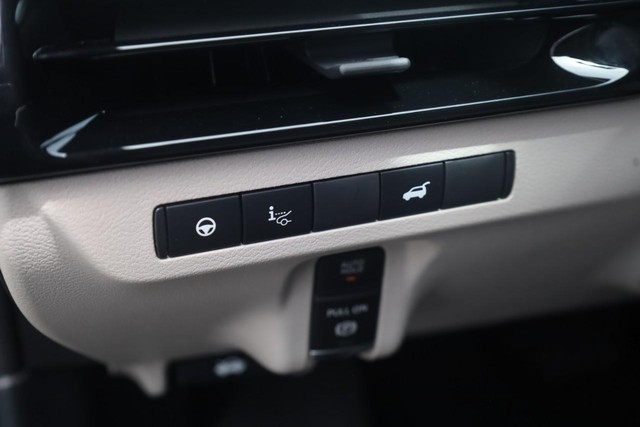 Nissan Murano Vehicle Image 13