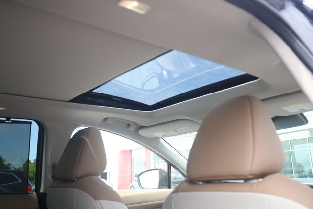 Nissan Murano Vehicle Image 23