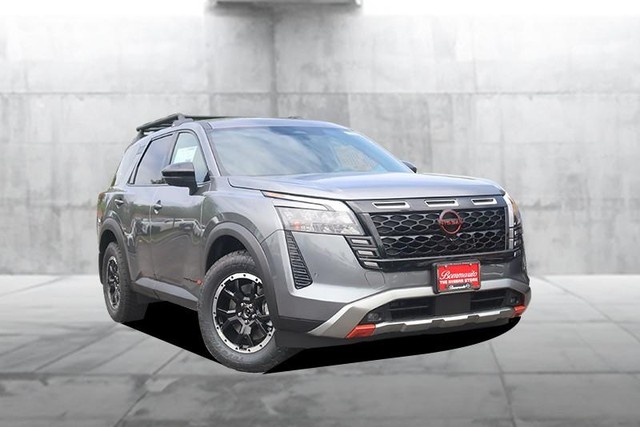 Nissan Pathfinder Vehicle Image 02