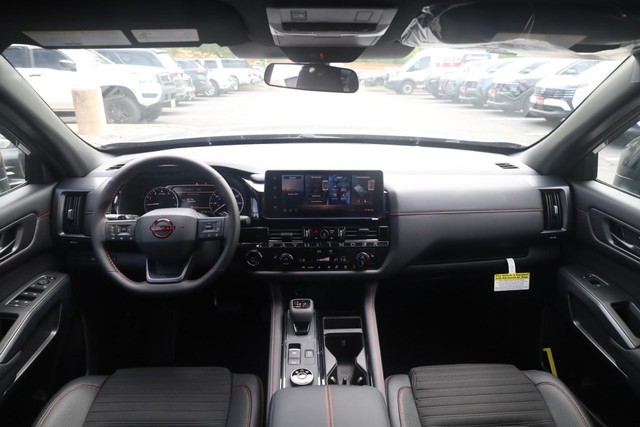 Nissan Pathfinder Vehicle Image 07