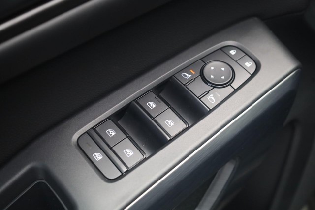 Nissan Pathfinder Vehicle Image 11