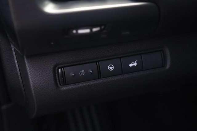 Nissan Pathfinder Vehicle Image 12