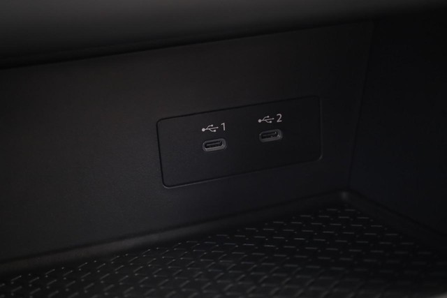 Nissan Pathfinder Vehicle Image 17