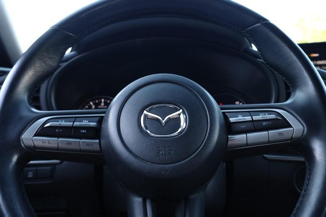 Mazda Mazda3 Vehicle Image 09