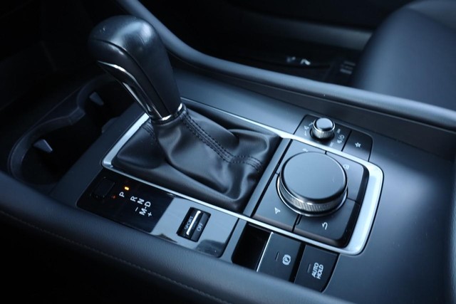 Mazda Mazda3 Vehicle Image 14