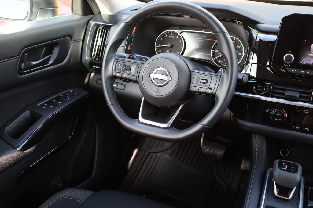 Nissan Pathfinder Vehicle Image 25
