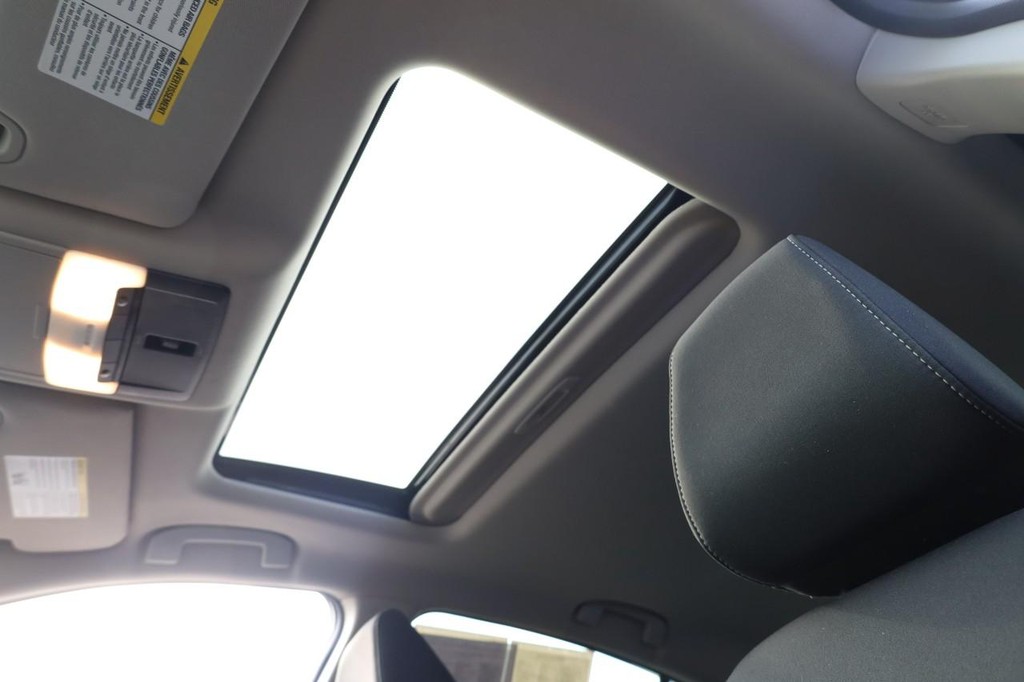 Nissan Altima Vehicle Image 09