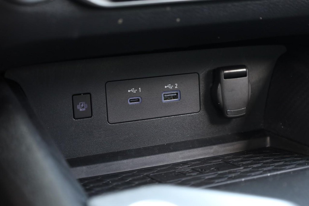 Nissan Altima Vehicle Image 15