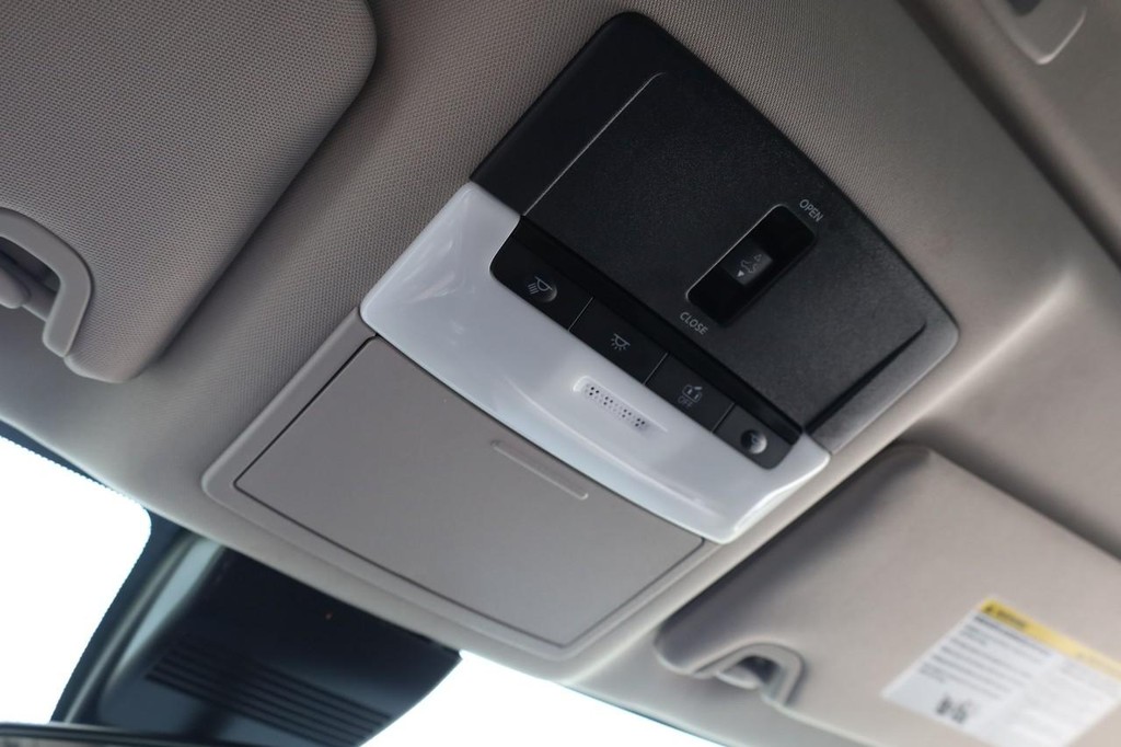 Nissan Altima Vehicle Image 17