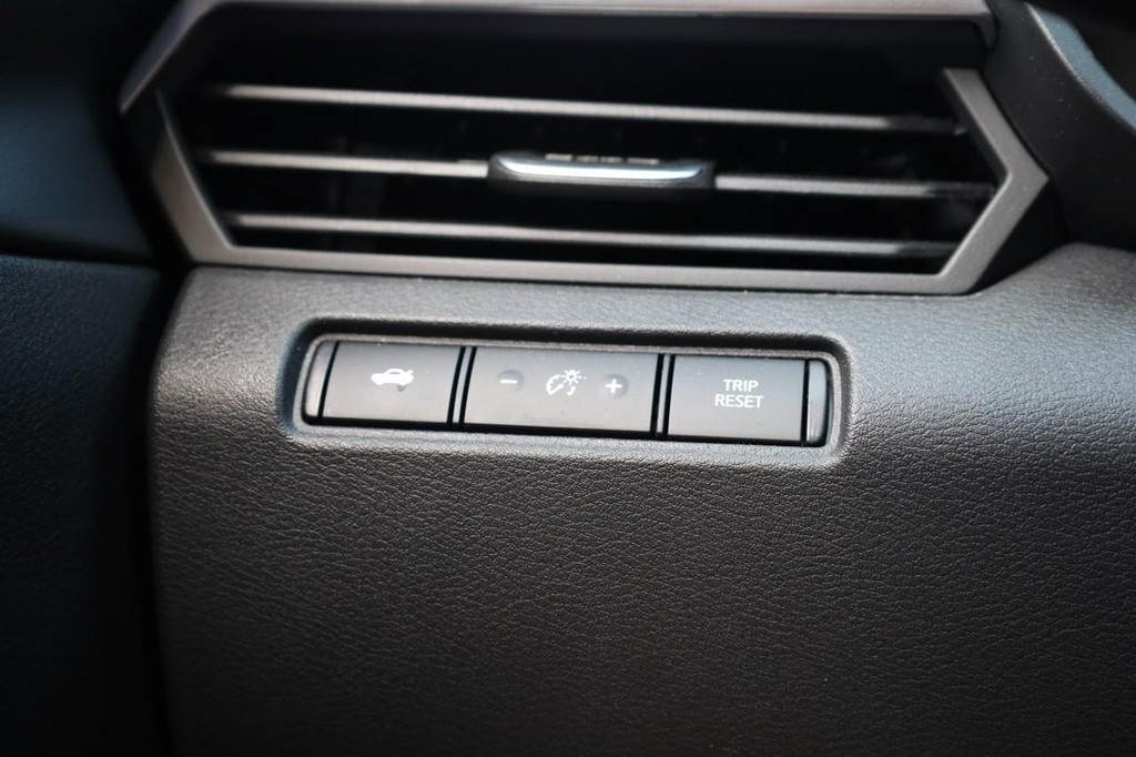 Nissan Altima Vehicle Image 19