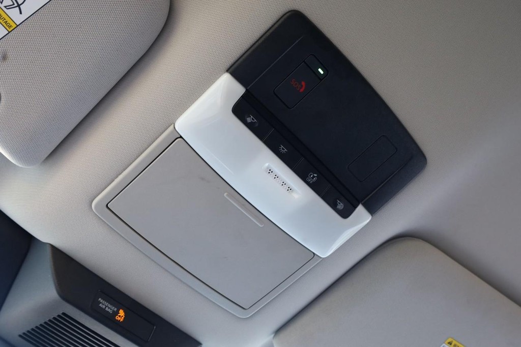 Nissan Pathfinder Vehicle Image 16