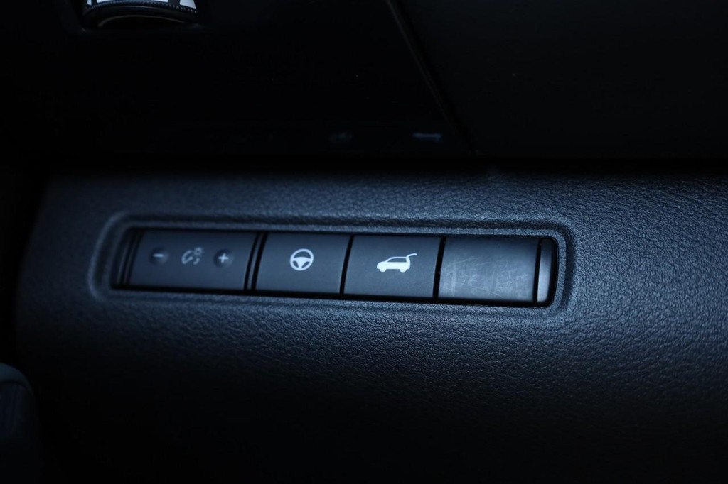 Nissan Pathfinder Vehicle Image 18