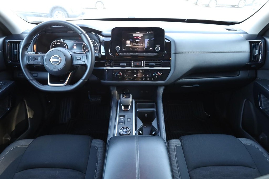 Nissan Pathfinder Vehicle Image 22