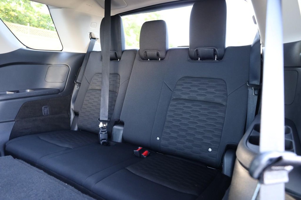 Nissan Pathfinder Vehicle Image 24