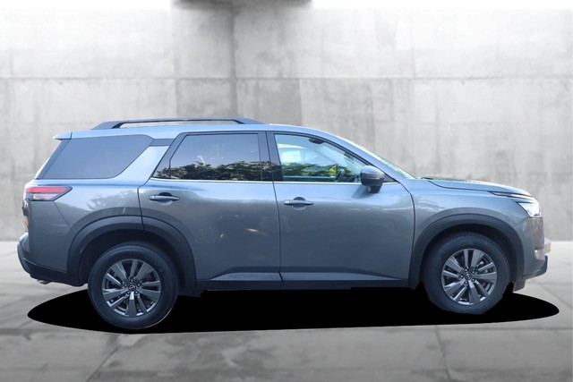 Nissan Pathfinder Vehicle Image 05