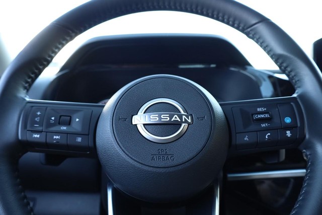 Nissan Pathfinder Vehicle Image 09
