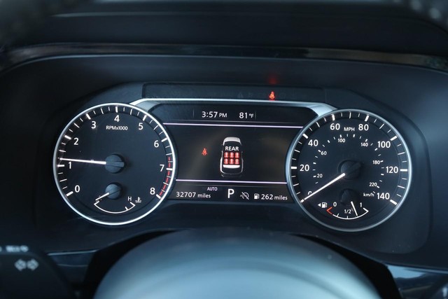 Nissan Pathfinder Vehicle Image 10