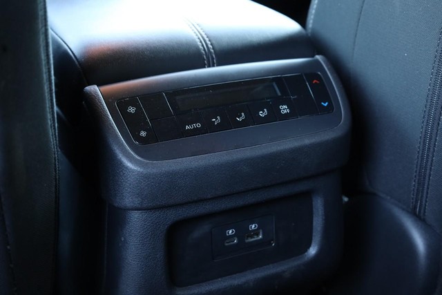 Nissan Pathfinder Vehicle Image 21