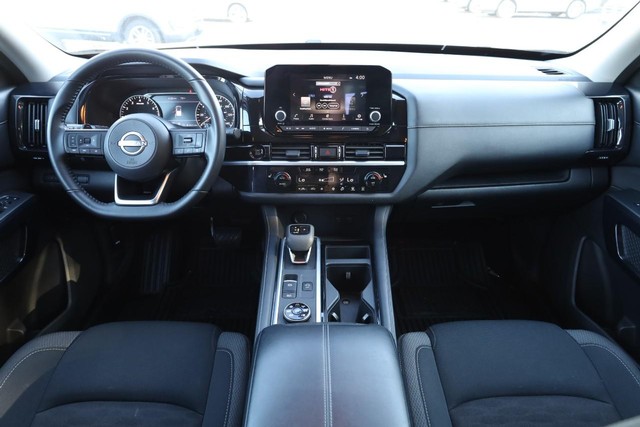 Nissan Pathfinder Vehicle Image 22
