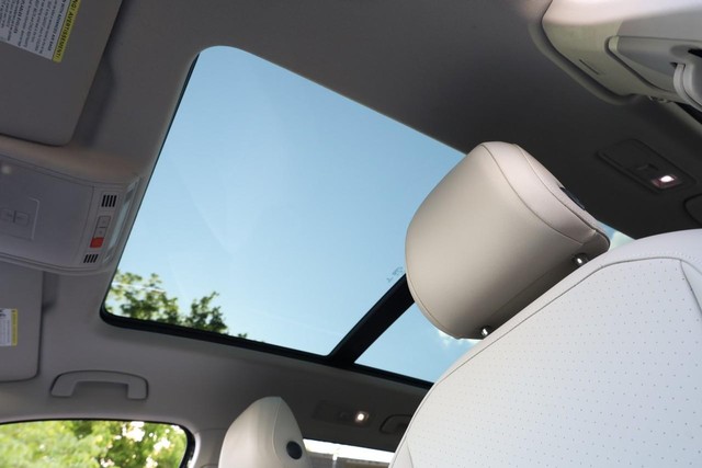 Volkswagen Tiguan Vehicle Image 09