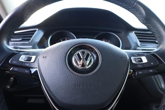 Volkswagen Tiguan Vehicle Image 11