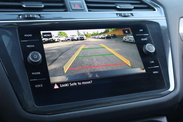Volkswagen Tiguan Vehicle Image 14