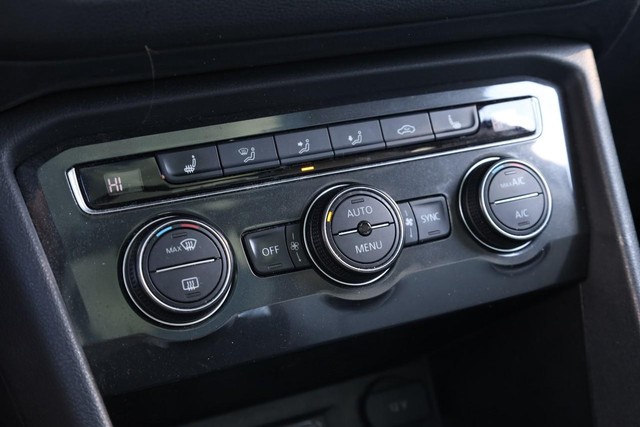 Volkswagen Tiguan Vehicle Image 15