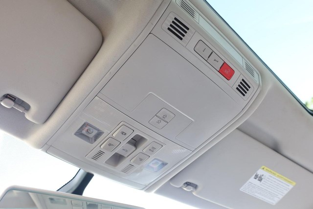 Volkswagen Tiguan Vehicle Image 18