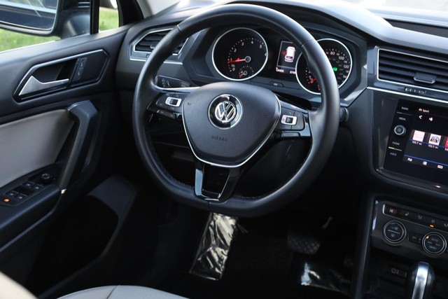 Volkswagen Tiguan Vehicle Image 25