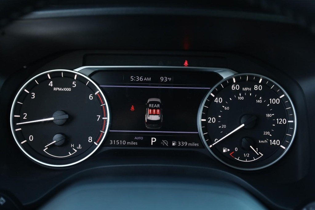 Nissan Rogue Vehicle Image 10