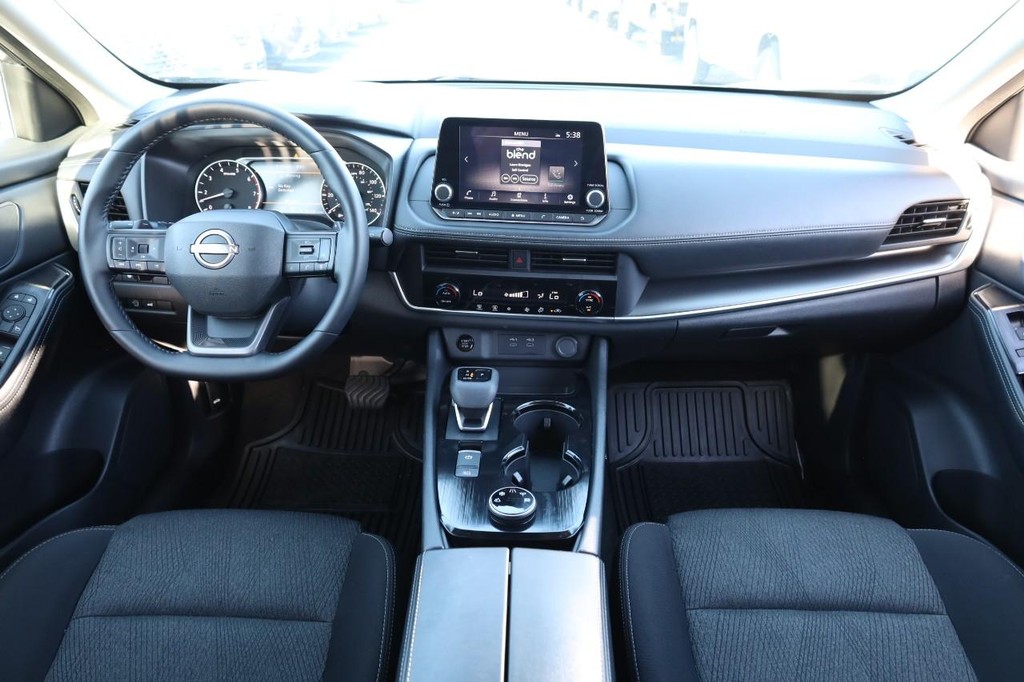 Nissan Rogue Vehicle Image 22