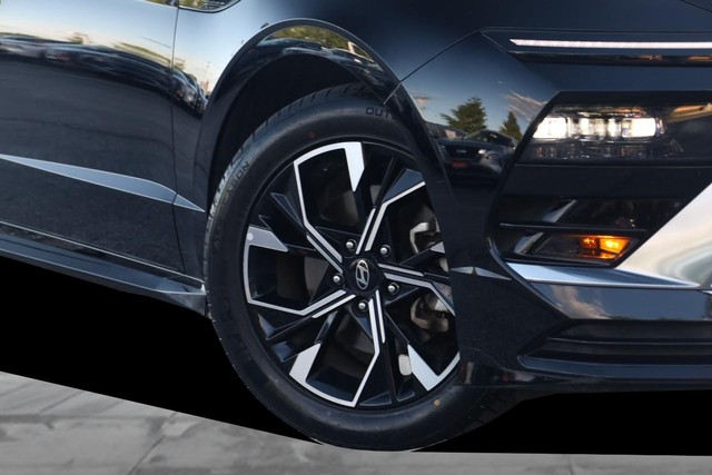Hyundai Sonata Vehicle Image 03