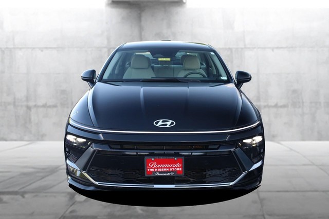 Hyundai Sonata Vehicle Image 04