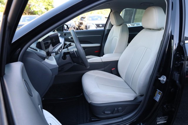 Hyundai Sonata Vehicle Image 08