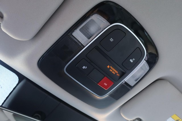 Hyundai Sonata Vehicle Image 17