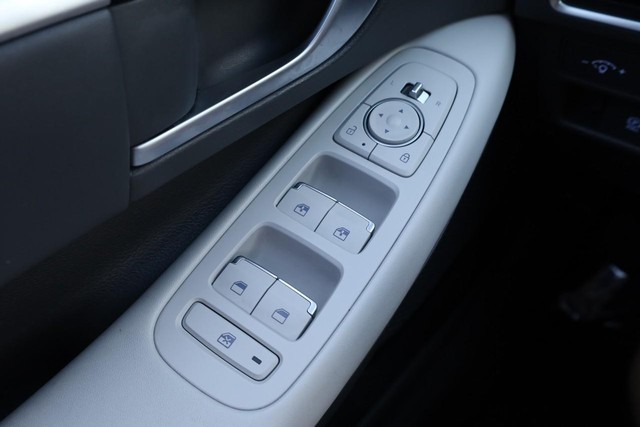 Hyundai Sonata Vehicle Image 18