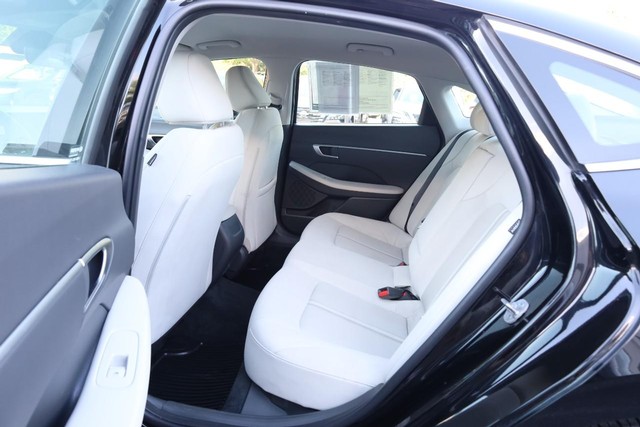 Hyundai Sonata Vehicle Image 21
