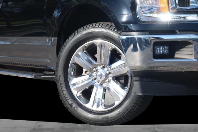 Ford F-150 Vehicle Full-screen Gallery Image 3